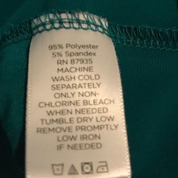 Susan Graver Essentials 1X tunic. Beautiful green. 3/4 sleeves. - Picture 3 of 6